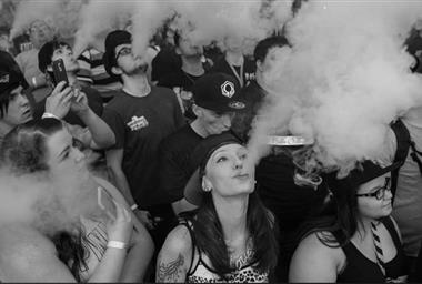 HOW TO HAVE GOOD VAPING ETIQUETTE IN EVERY SITUATION